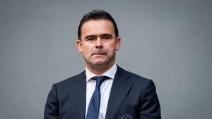 Șoc în Olanda! Fostul fotbalist de la FC Barcelona, Marc Overmars, dat afară de la Ajax Amsterdam pentru hărțuire sexuală: ce mesaje uluitoare le trimitea colegelor! „Sunt jenat”