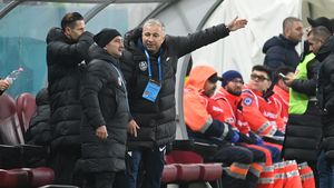 Scandal la CFR Cluj în care sunt acuzații grave împotriva directorului sportiv Răzvan Zamfir și a antrenorului Dan Petrescu! Agentul fotbalistului care e neplătit și care e lăsat fără permis de muncă aruncă în aer campioana: „Nu e luat în calcul! Vom cere despăgubiri!”