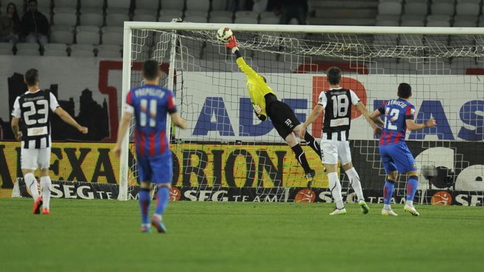 Nicușor Stanciu, prima "dublă" din carieră pentru Steaua. Mijlocașul nu mai marcase de mai bine de un an. A primit însă un cartonaș galben și va lipsi cu ASA Târgu Mureș