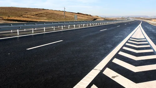 Premieră în România!** Sute de cai putere puși să alerge în curse legale de mașini pe Autostrada Transilvania