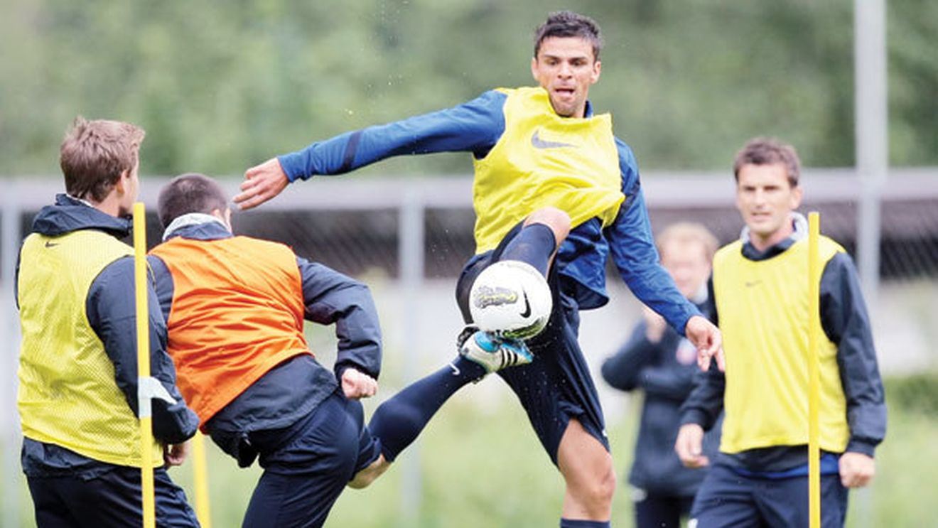 Au sărit scântei!** Steliștii vor să-l impresioneze pe Levi și nu se menajează deloc la antrenamente