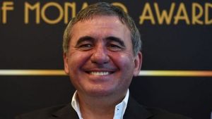 Hagi a ales pentru UEFA cel mai bun prim 11 al lumii:  cinci jucători de la FC Barcelona și doi de la Real Madrid. Cum arată echipa stelară a "Regelui"