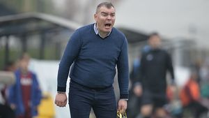 Noul antrenor al echipei Pandurii a început curățenia: ”Nu accept aşa ceva.” Doi jucători ai ultimei clasate din Liga 2 au fost excluşi din lot, iar un al treilea s-a ales cu contractul reziliat