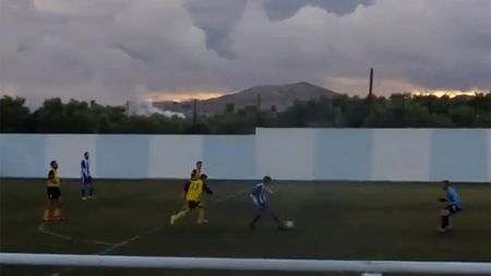 VIDEO HILAR | Unul dintre cele mai amuzante autogoluri înscrise în ultima vreme în fotbalul mondial 