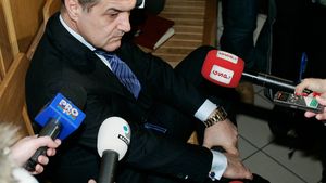 Sechelariu: "Ți-am tras-o mereu, te-am călărit și la propriu și la figurat!"** / Gigi Becali: "Ești bolnav psihic,plângeai zilnic în pușcărie!"
