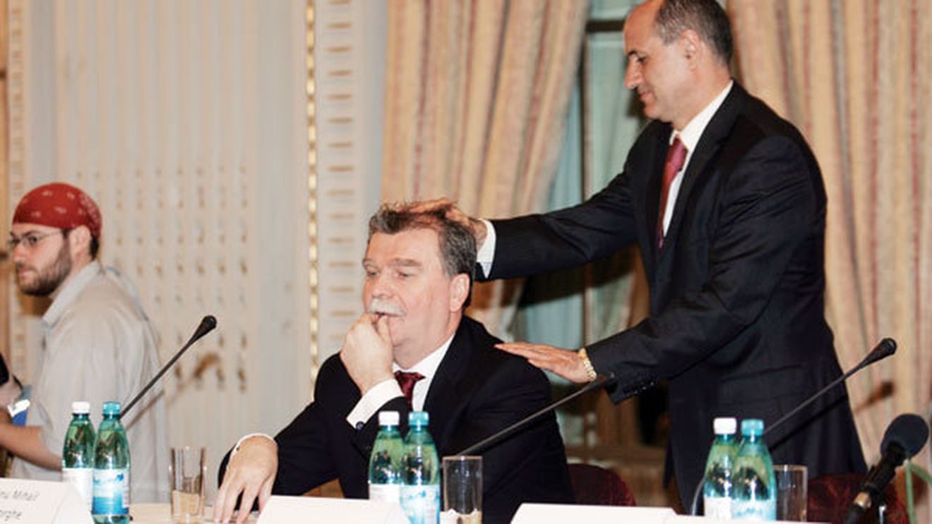 Unii patroni chiar nu se pricep la fotbal!** Copos a reușit iar să provoace un scandal, pentru DOAR 4.000 de euro! Dinu "Vamă" l-a amenințat cu plecarea