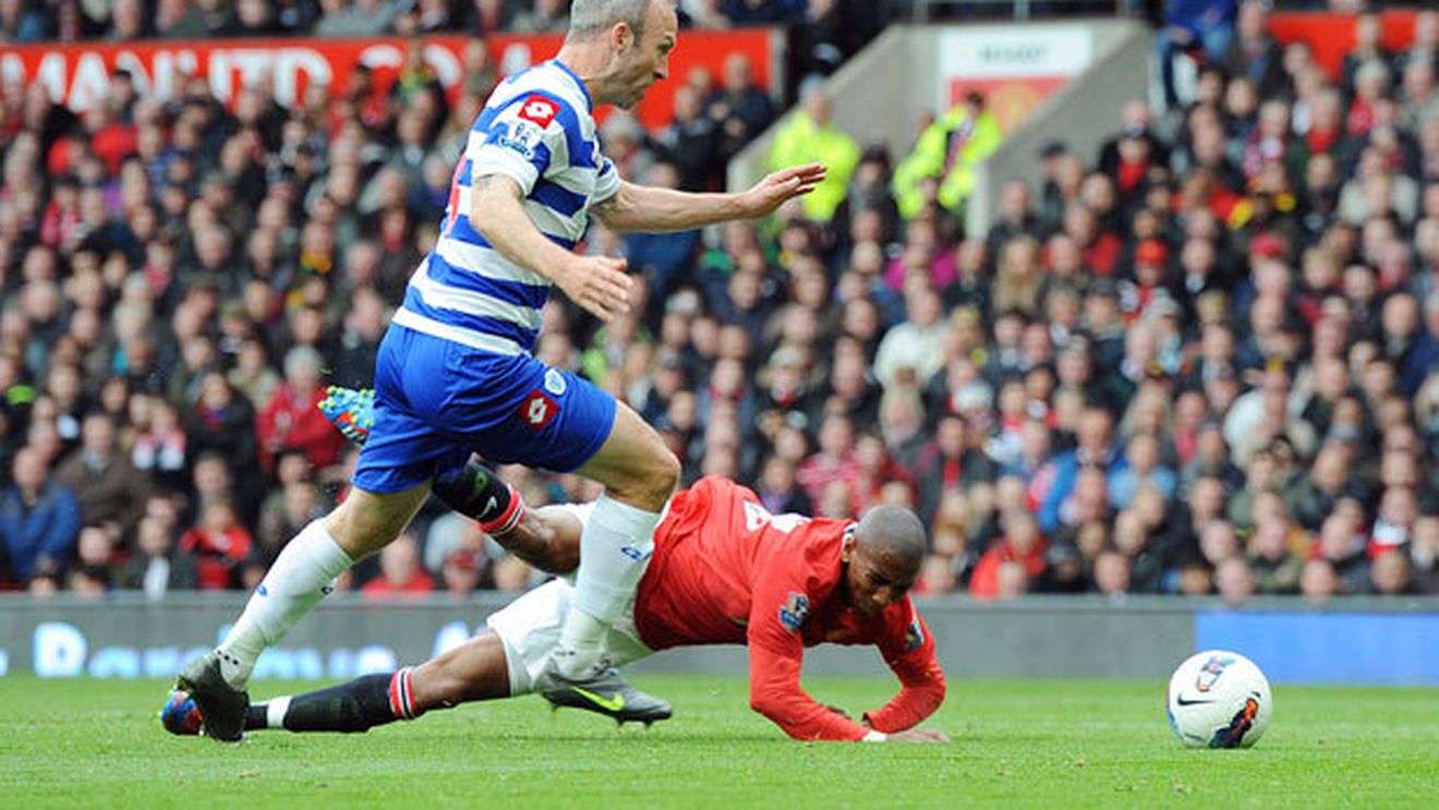 VIDEO Asta este faza care probabil a decis titlul în Anglia!** United, ajutată de arbitri într-un mod REVOLTĂ‚TOR