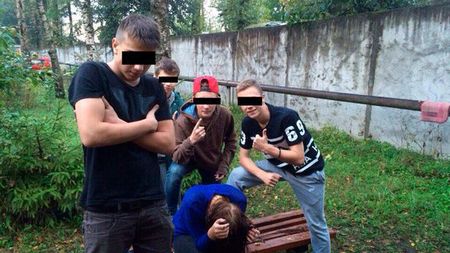 "Pentru noi nu există lege". Cazul care a cutremurat Rusia: 4 tineri care practică hocheiul în Pskov au violat o tânără de 13 ani