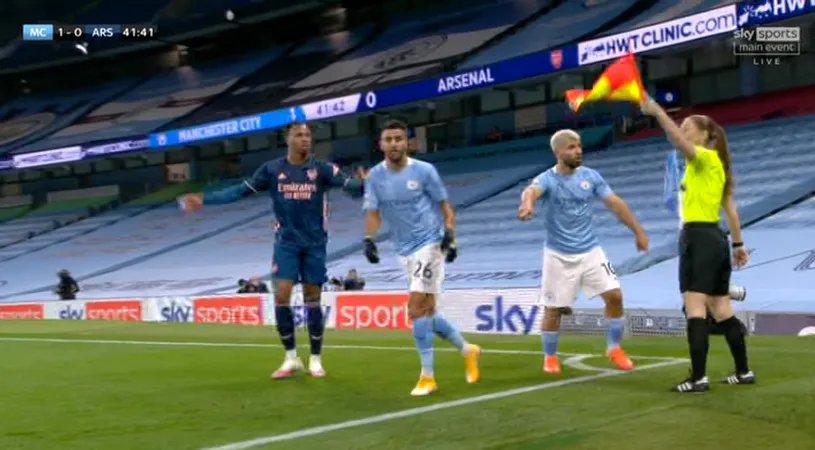 Sergio Aguero, gest incredibil în derby-ul Manchester City - Arsenal! Argentinianul, pus la zid după ce a luat-o de gât pe tușiera meciului | VIDEO