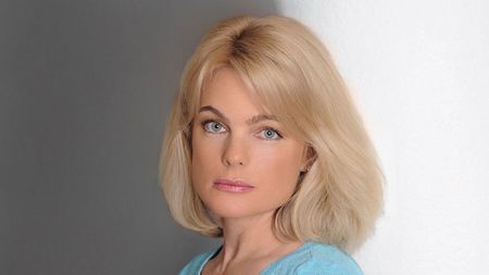 Erika Eleniak, vedeta din Baywatch, vine în România pentru "Celebrity party" de la Mamaia