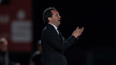 Selecționerul Sloveniei ne admiră fotbalul!** "Ați obținut rezultate bune în Europa! Echipa României e una nouă!"