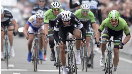 VIDEO - Omega Pharma-Quick Step i-a adus victoria lui Boonen. Belgianul a spart gheața în clasicele de primăvară, câștigând Kuurne-Bruxelles-Kuurne