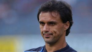 "Toată lumea crede că mă duc cu sula-n coastele lui Bergodi,** să-l dau afară și să fiu eu antrenor!"