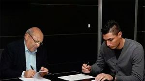 Super-transfer pentru echipa lui Bourceanu. Românul va fi coleg cu Oscar Cardozo