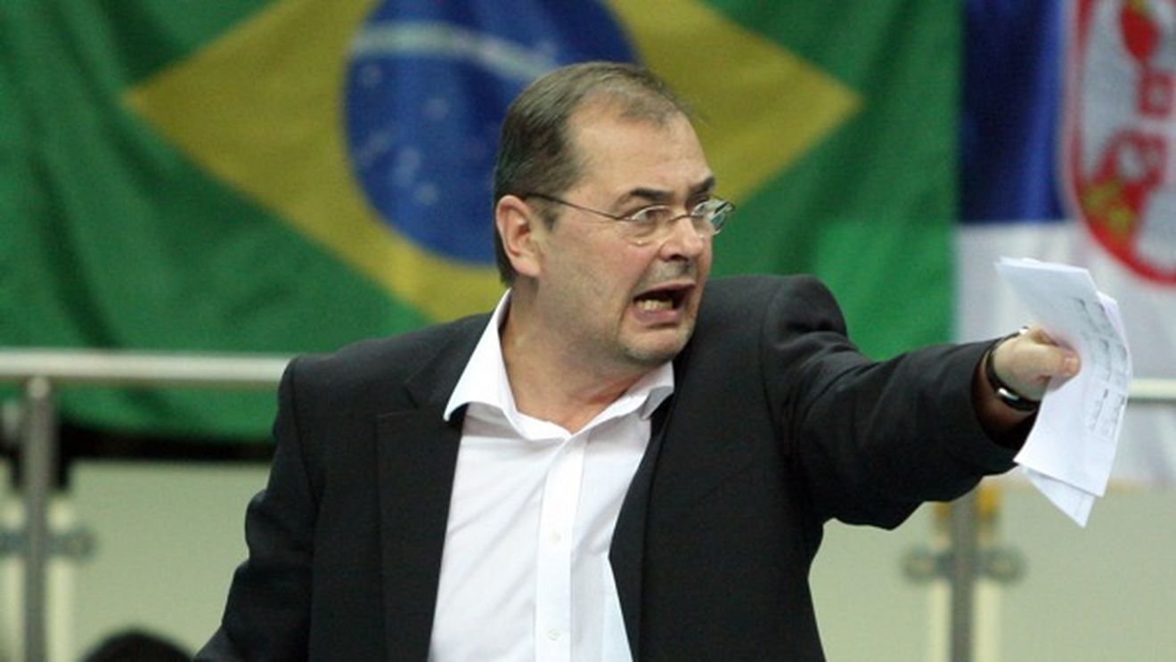 Moculescu a câștigat pe terenul echipei lui Giba!