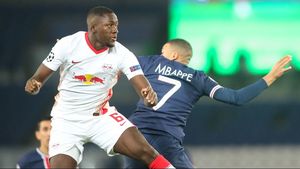E oficial! Liverpool a achitat clauza de reziliere de 40 de milioane de euro și l-a transferat pe Ibrahima Konate de la RB Leipzig!