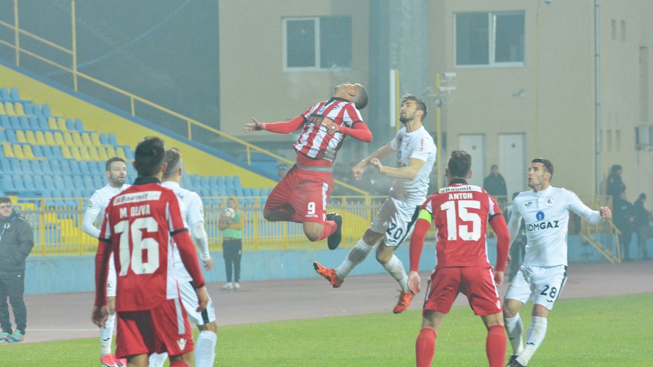 Leac pentru mahmureală, made in Bosnia. Gestul inexplicabil al lui Golubovic ajută Dinamo să câștige cu 3-0 la Mediaș. "Câinii" urcă la un punct în spatele Astrei, dar rămân pe loc de playout