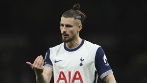 Șocant! Radu Drăgușin e considerat cel mai slab: olandezul Arne Slot și-a făcut tactica special pentru a-l distruge român, în meciul cu Liverpool: „Planul a fost ăsta!”