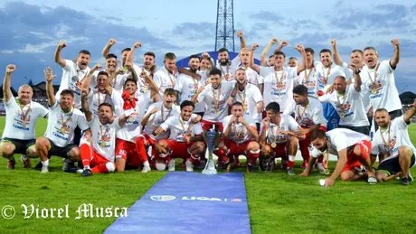 Laszlo Balint, după promovarea cu UTA în Liga 1: ”Au fost momente în care ne-am clătinat ca grup. Acum vrem să sărbătorim două-trei zile alături de suporteri.” Cui i-a mulțumit în primul rând la finalul meciului de la Pitești