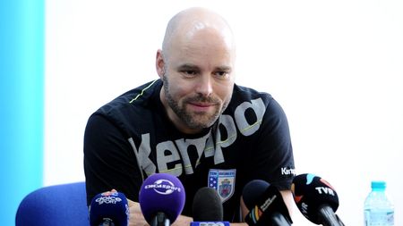 Lovitură de proporții dată de Gloria Bistrița! L-a adus antrenor pe Kim Rasmussen, cel care a câștigat Liga Campionilor cu CSM București în 2016