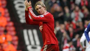 Fără trofee la Liverpool, Torres avertizează**: "Aduceți jucători sau plec"