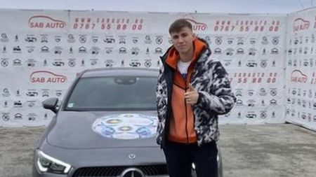 Vrea să îl vândă cu 100.000.000 de euro, dar până atunci Gigi Becali bagă bani în „perla” Tavi Popescu! Miliardarul i-a luat un bolid de lux: „Nu e mașină de «pește»”. Cum arată „bijuteria” primită de fotbalist | FOTO