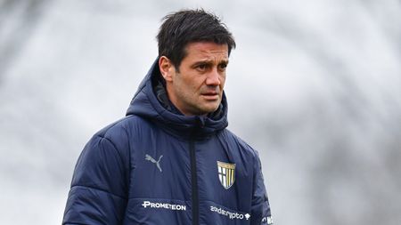 Cristi Chivu a tăiat în carne vie la Parma. Prima decizie l-a şocat pe Dennis Man