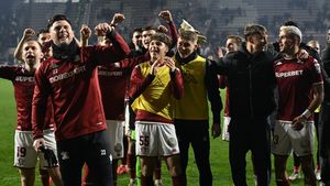 Ce reprezintă Cristian Săpunaru pentru vestiarul giuleştenilor. Un fotbalist de la Rapid a dezvăluit ce face liderul echipei. EXCLUSIV