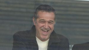 Gigi îl așteaptă pe Cîrțu în Ghencea:** "Poate să rupă câte bănci vrea, dar să lase punctele aici":)