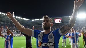 Alex Creţu, dezarmat înaintea finalului de sezon: „Nu am avut noroc de niciun fel". Cum au trăit jucătorii Universităţii Craiova finala Cupei României