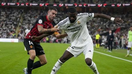 Ce au pățit frumoasele iubite ale fotbaliştilor. Arabii nu s-au mai stăpânit şi au sărit la ele: "Ne-au atacat în grup"