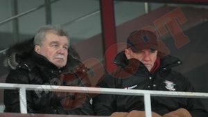 "Mă bucur că le-am făcut o fericire "nașului" și "finului"!"** Dinu "Vamă" prevede un viitor strălucit pentru Sburlea