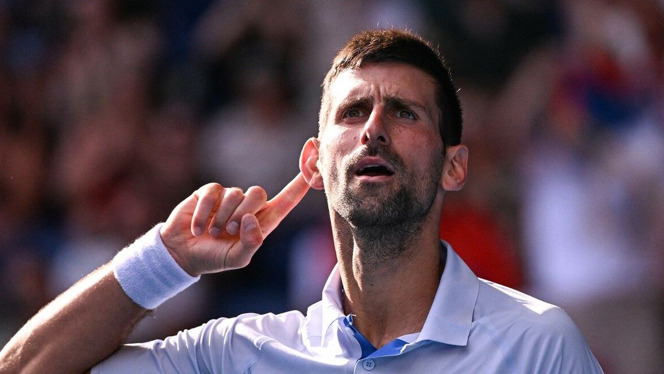 Novak Djokovic, primul semifinalist de la Australian Open! Show total făcut de sârb: l-a „pupat" pe Nick Kyrgios înainte de a se califica pentru a 11-a oară în careul de ași la Melbourne. VIDEO