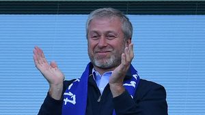 Interzis în Marea Britanie, hăituit de SUA și de Europa de Vest, Roman Abramovici nu mai are viață ușoară nici în Rusia: poate primi 15 ani de închisoare dacă se întoarce în țara lui Vladimir Putin!