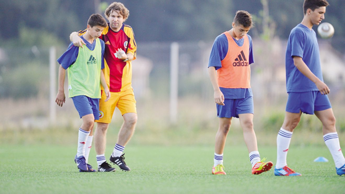 Răducioiu îl antrenează pe Hagi Jr.!** Fostul atacant a acceptat să preia naționala U14 a României