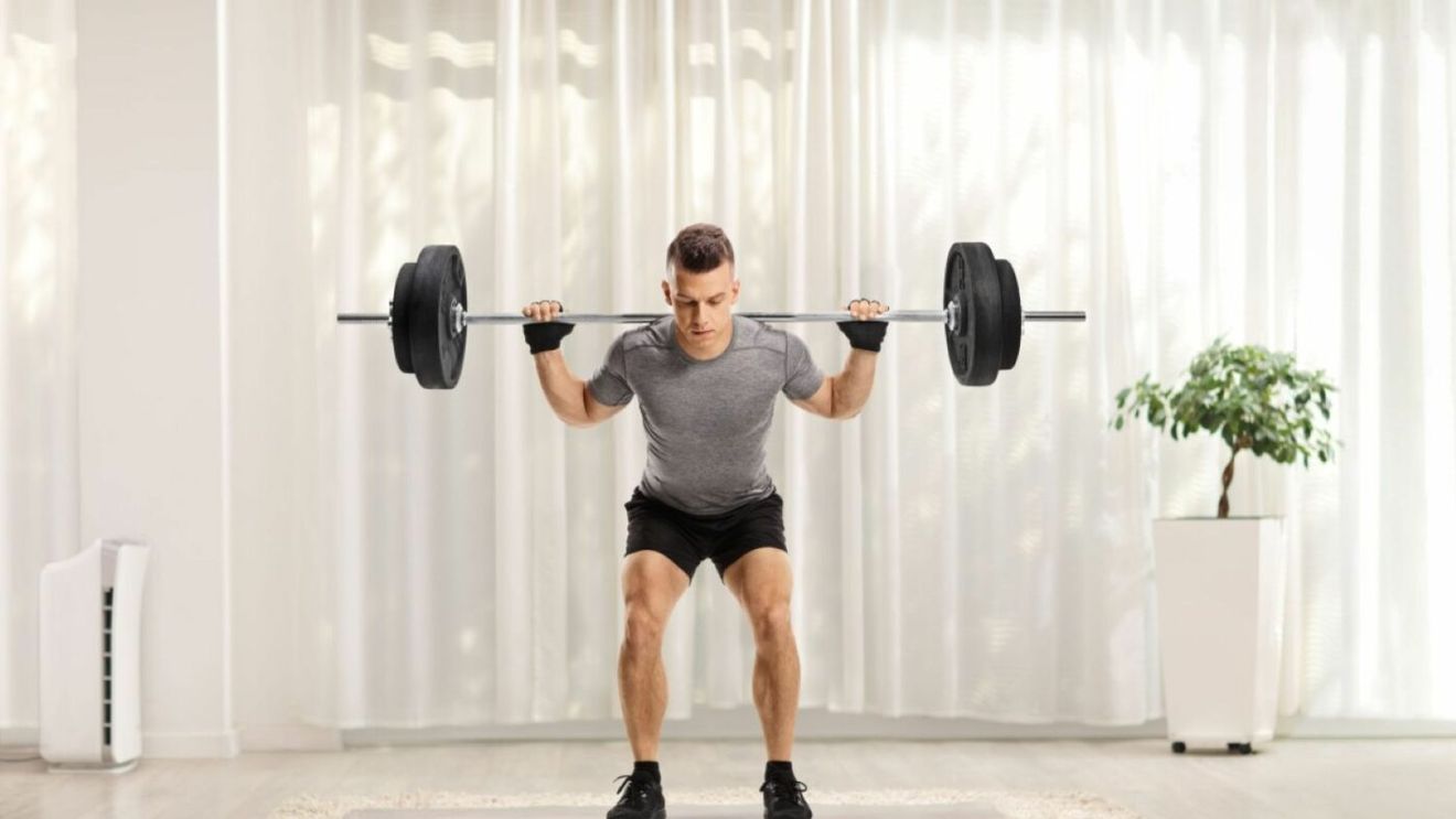 (P) Antrenamente cu haltera: top 10 exerciții pentru forță și tonifiere