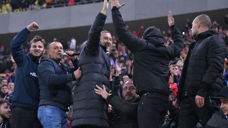 Mitică Dragomir e convins că Mihai Stoica e doar un paravan: „Mustață dă în Gigi Becali”. De ce greșește liderul galeriei FCSB