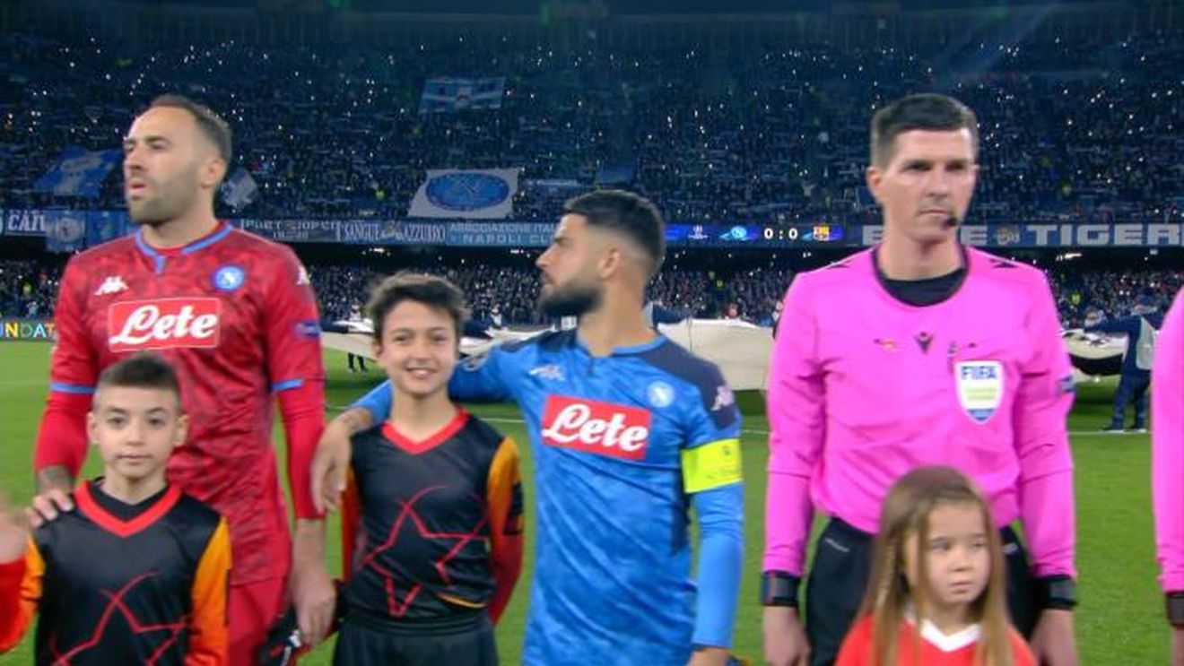 Moment amuzant în Napoli - Barcelona cu Lorenzo Insigne în primplan! Ce a pățit fotbalistul italian | VIDEO