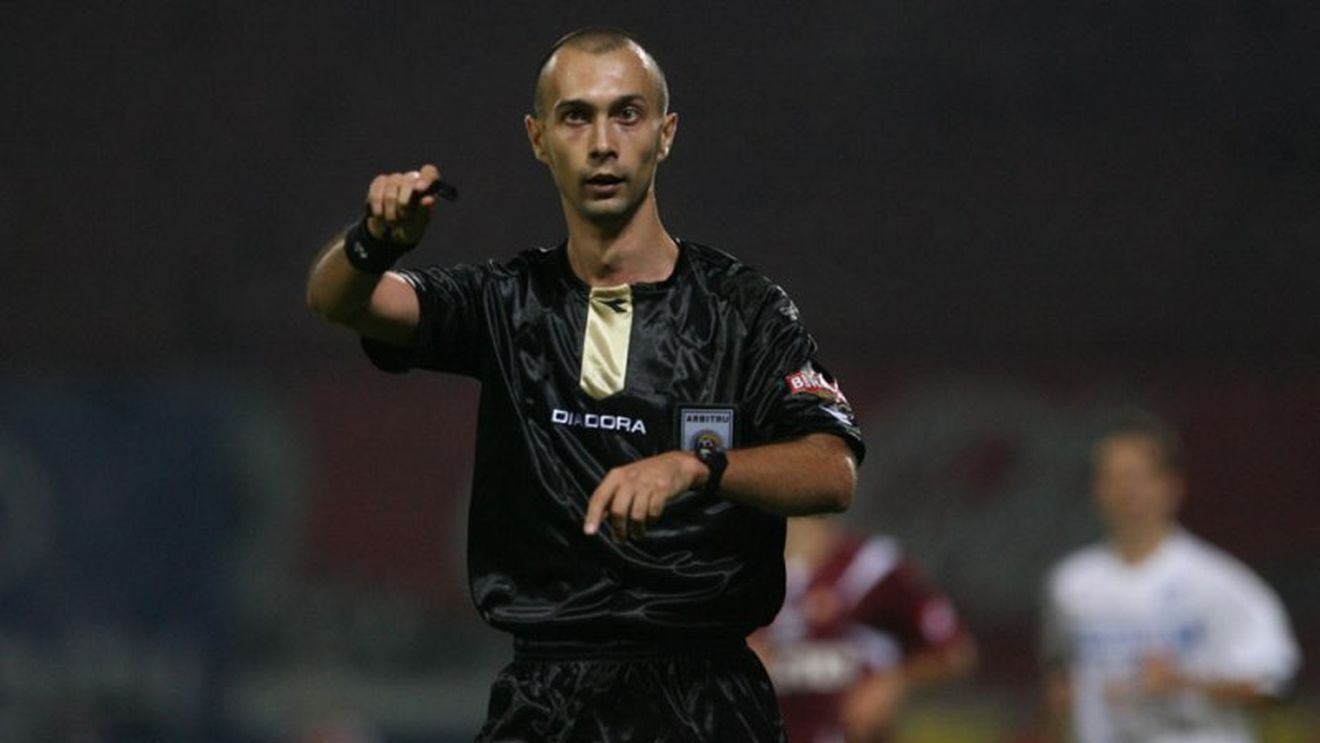 Theodor Crăciunescu arbitrează Farul - Rapid