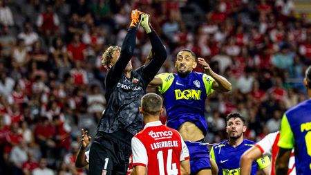 Catastrofa CFR Cluj! Gest golănesc al lui Leo Bolgado: a luat cartonaș roșu pentru că a lovit un adversar cu pumnul în figură, la 0-2