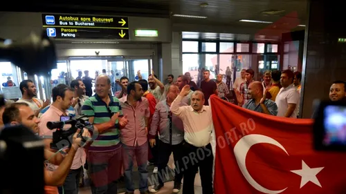 Naționala Turciei, așteptată la aeroport de aproximativ 40 de fani turci din România