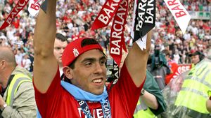 Tevez: "Sunt bucuros că am cucerit titlul în Premier League"