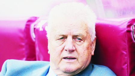 Detalii incredibile: Gloria, "condamnată" să nu retrogradeze după împrumutul de 400.000 â‚¬! Sandu rămânea fără bani dacă pica în Liga 2