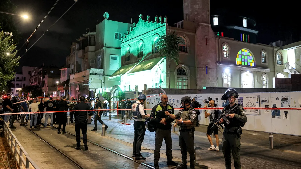 Atac terorist în Tel Aviv, în apropierea stadionului de fotbal al lui Hapoel. Au murit 8 oameni, chiar înainte ca Iranul să bombardeze Israelul