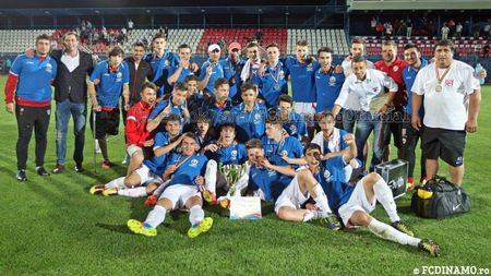 Recunoștință pentru campionii dinamoviști. Conducerea va acorda o primă pentru juniorii B, în timp ce ultrașii i-au invitat pe puști  la restaurant