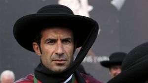 Figo, dorit la Tottenham!**