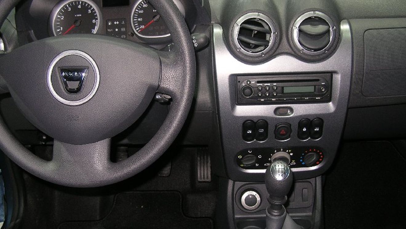 FOTO **Vezi imagini cu interiorul Daciei Duster! CUM ȚI SE PARE?