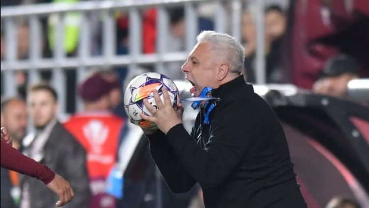 „Oprește-te, te rog frumos!”. Șumudică a întrerupt întrebarea despre FCSB și Reghecampf
