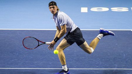 Povestea lui Denis. "Mă trezeam și adormeam văzând reverul lui Federer. Mai am și acum posterul cu el în cameră" GALERIE FOTO | Șapovalov s-a calificat la #NextGen Finals