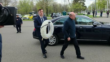 Cum și-a făcut apariția Traian Băsescu la priveghiul lui Mircea Lucescu